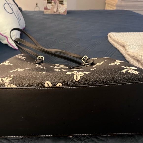 Coach Black and White Tote Bag - Picture 13 of 16